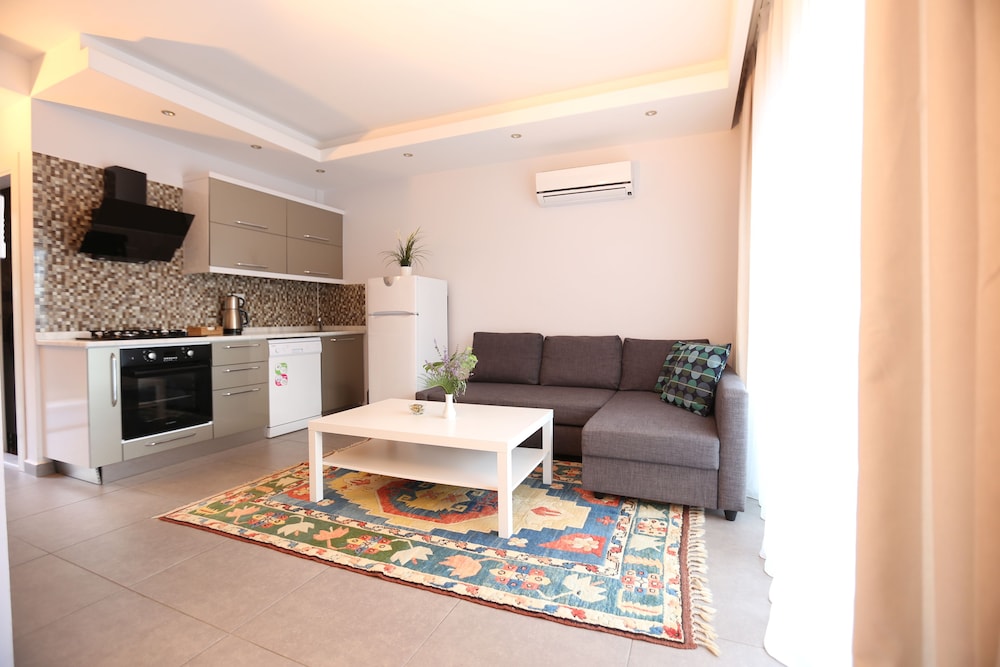 Duplex (Attic) photo 2