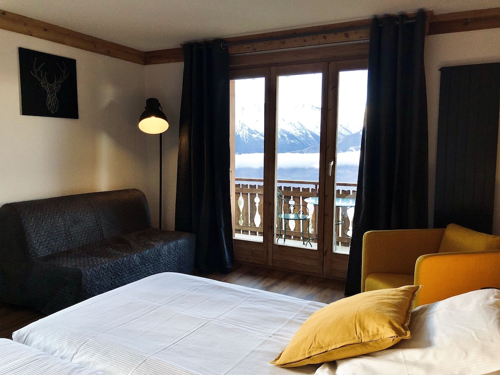 Superior Room, Non Smoking, Valley View photo 1