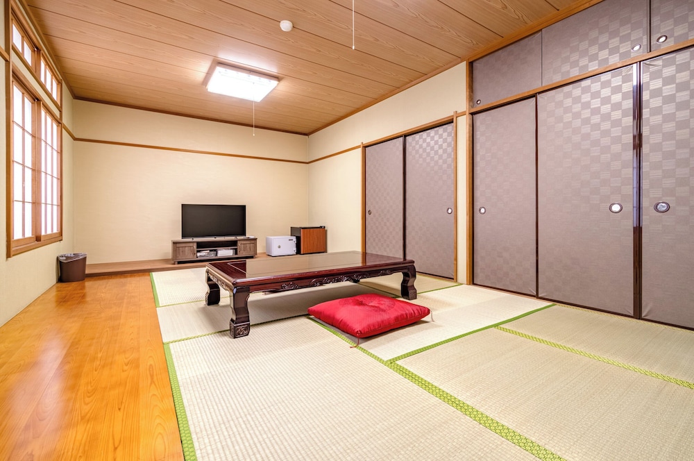 Japanese-Style Room for 6 Guests, Non-Smoking, with Toilet photo 1