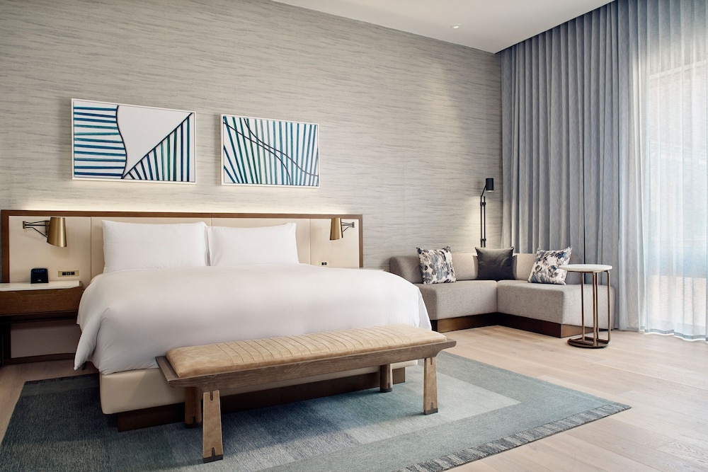 Junior Suite, 1 King Bed - Photo 2