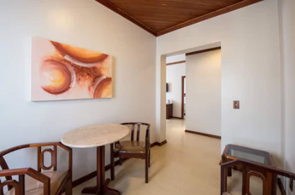 Room (Suite) photo 3