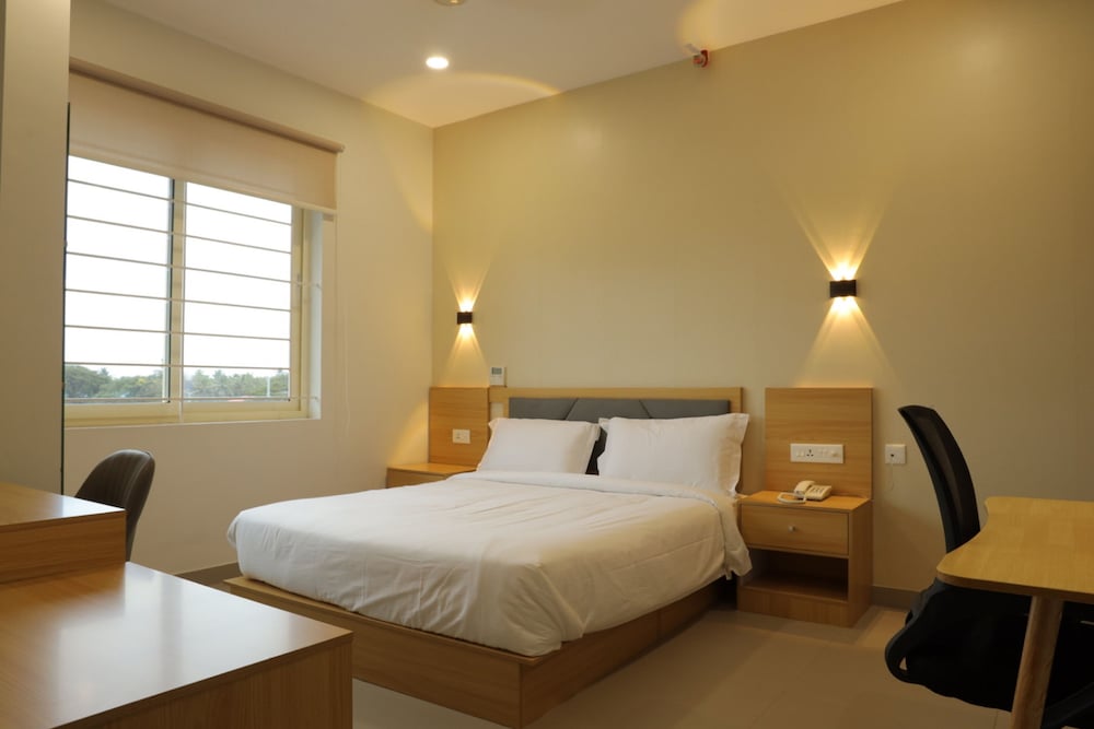 Deluxe Double or Twin Room - Photo 5