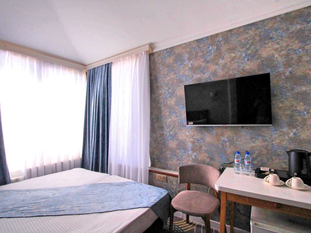 Standard Double Room, City View photo 3