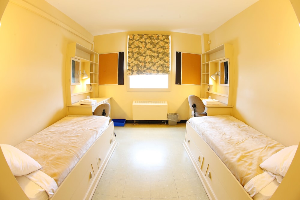 Double Room, 2 Twin Beds, Shared Bathroom