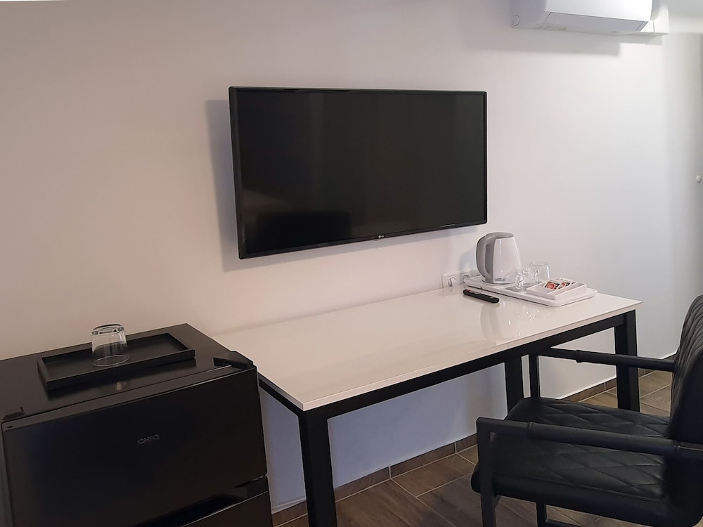 Double Room - Photo 10