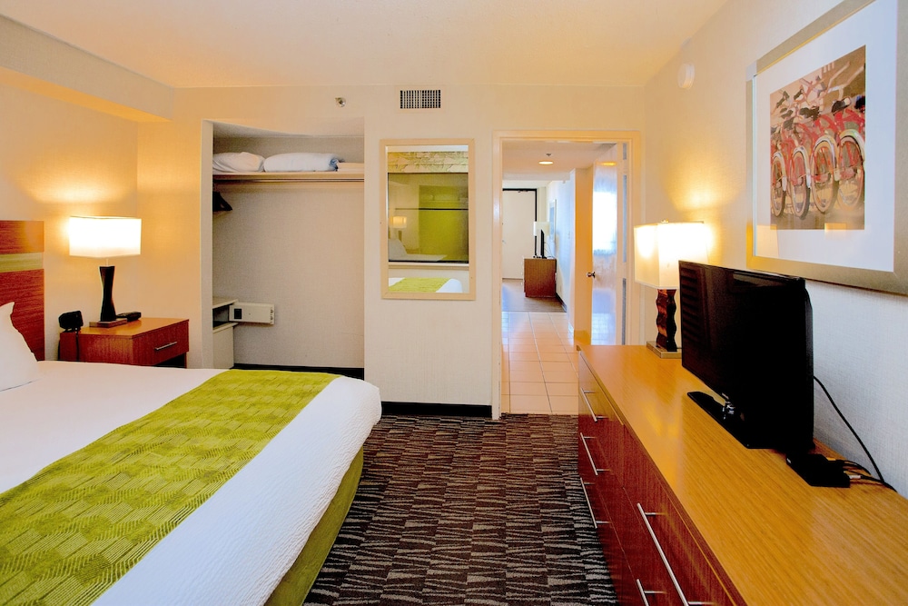 Suite, 1 King Bed with Sofa bed, Balcony, Ocean View - Photo 7
