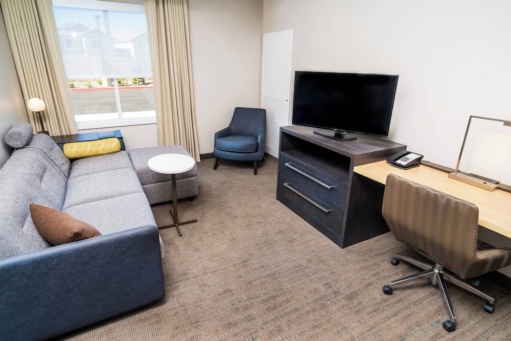 Suite, 1 Double Bed, Marina View