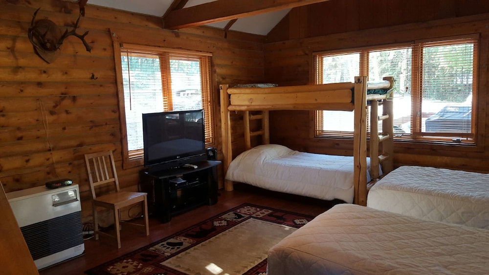 Sitka Cabin photo 2
