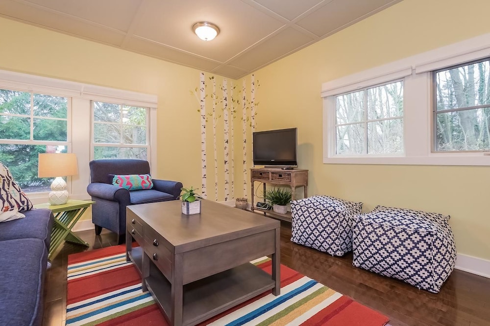 Deluxe Cottage, 4 Bedrooms, Hot Tub photo 2