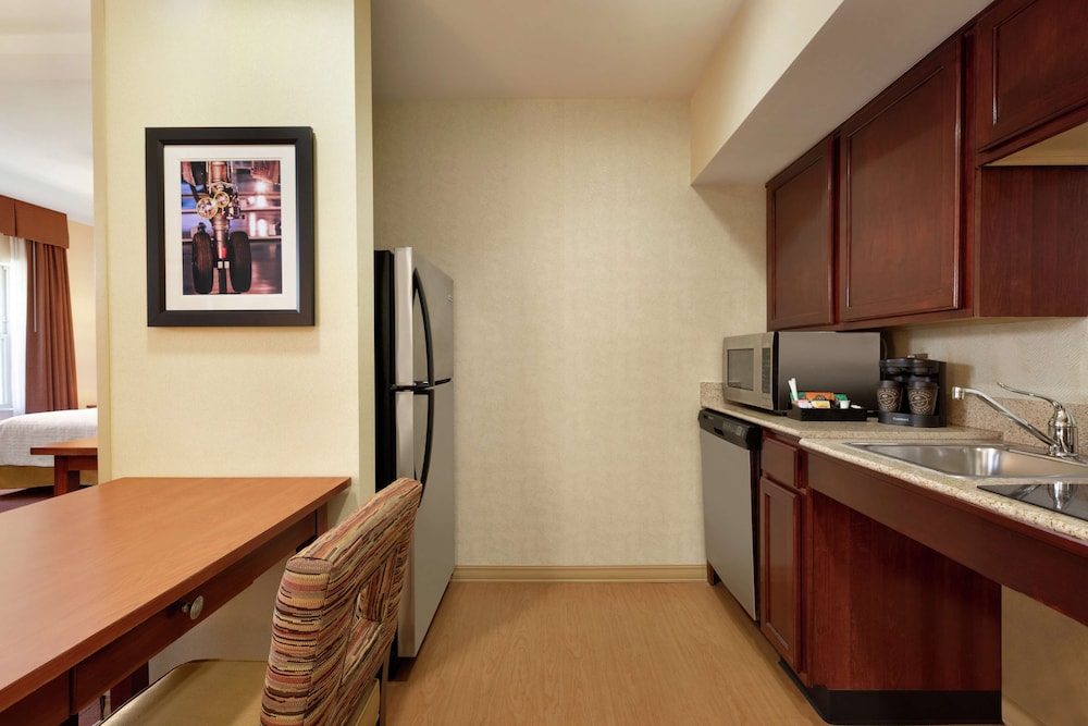 Suite, 2 Queen Beds, Accessible (Mobility & Hearing, Roll-in Shower) - Photo 4