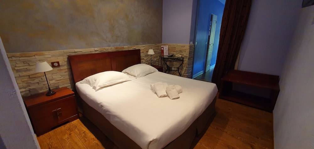 Premium Room, 1 Queen Bed, Terrace, Mountain View photo 3