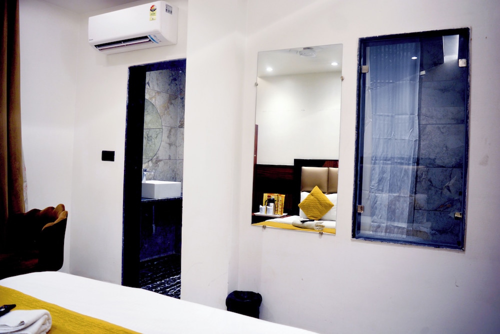 Basic Double Room Single Use, City View