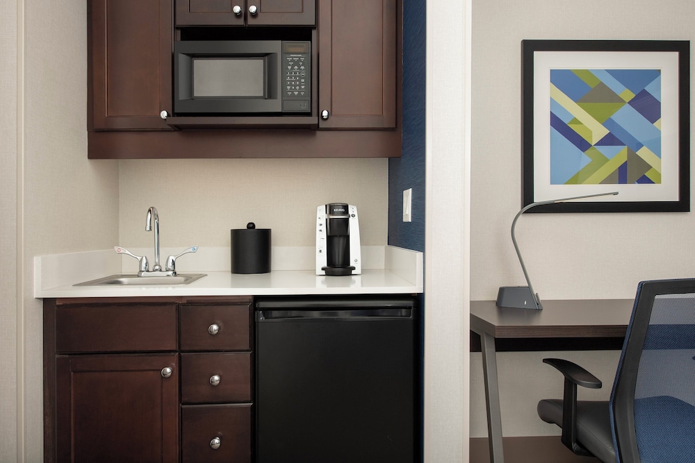 Suite, 1 Bedroom - Photo 3