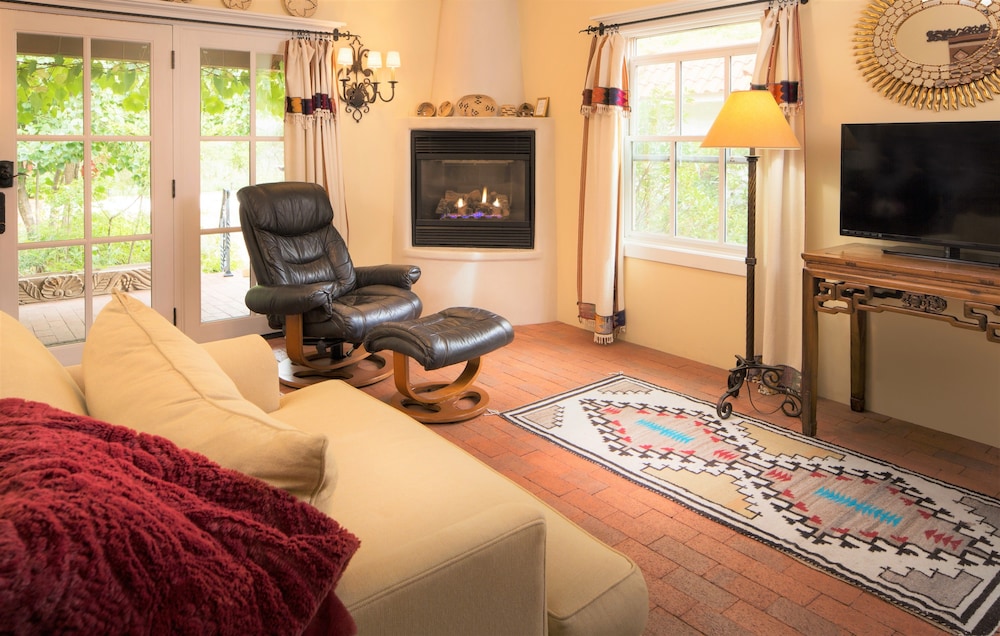 The Crownpoint Suite