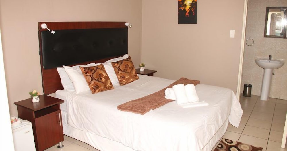 Standard Double Room photo 2