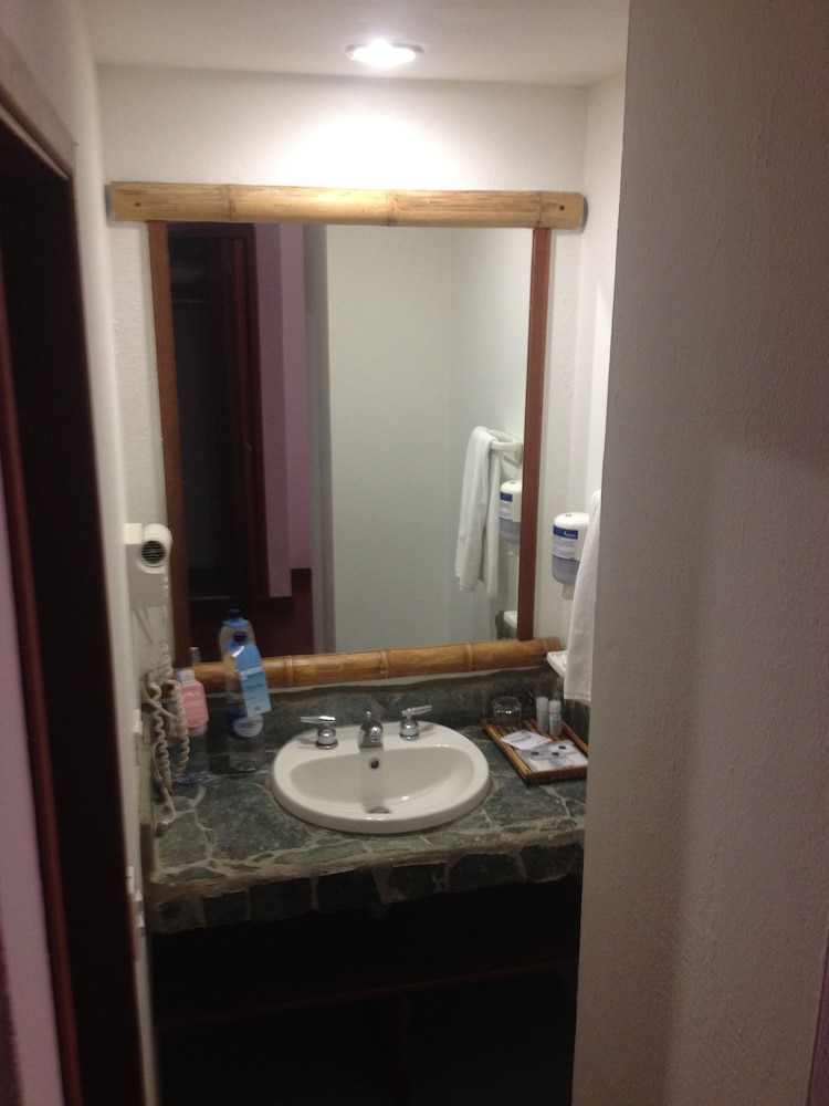 Basic Twin Room photo 3