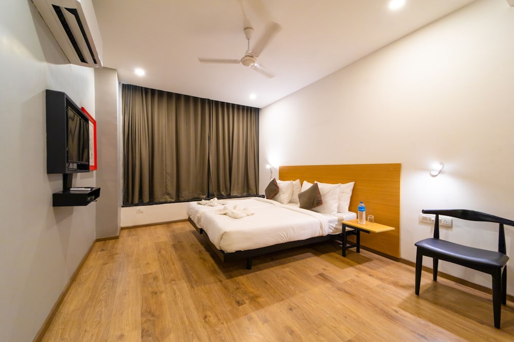 Deluxe Room - Photo 2