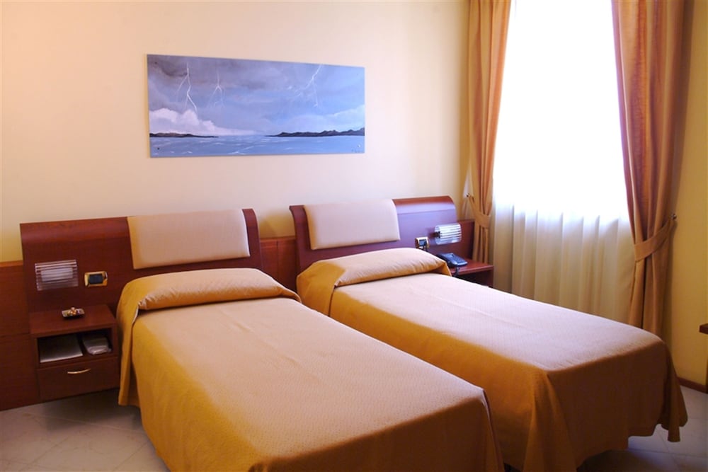 Superior Room, 2 Twin Beds, Non Smoking, Sea View - Photo 3