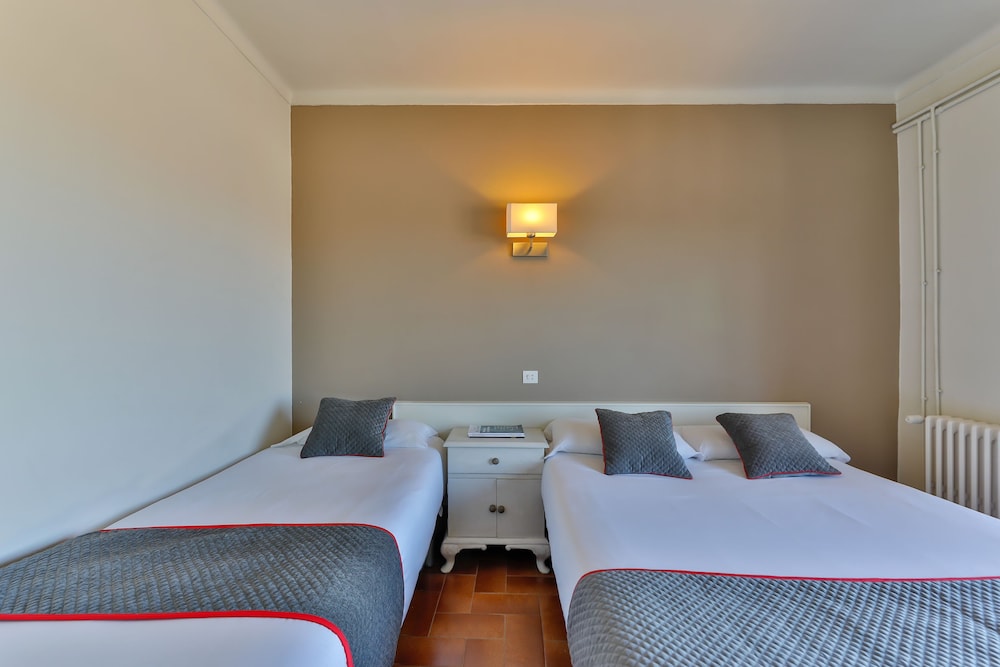 Superior Triple Room photo 2