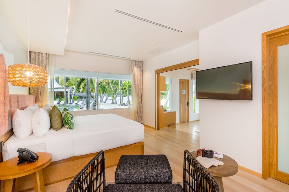 Beachfront Pool Villa - Photo 1