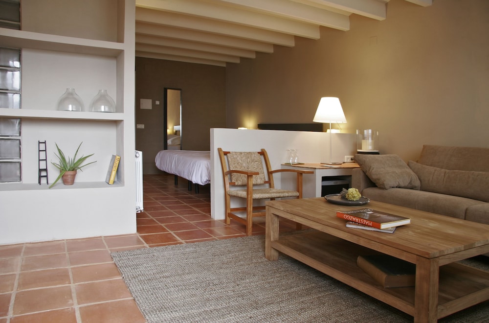 Senior Suite, 1 Queen Bed photo 3