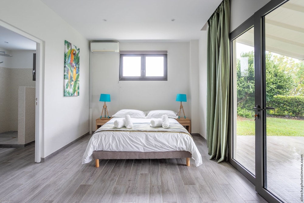 Luxury Villa, Sea View photo 1