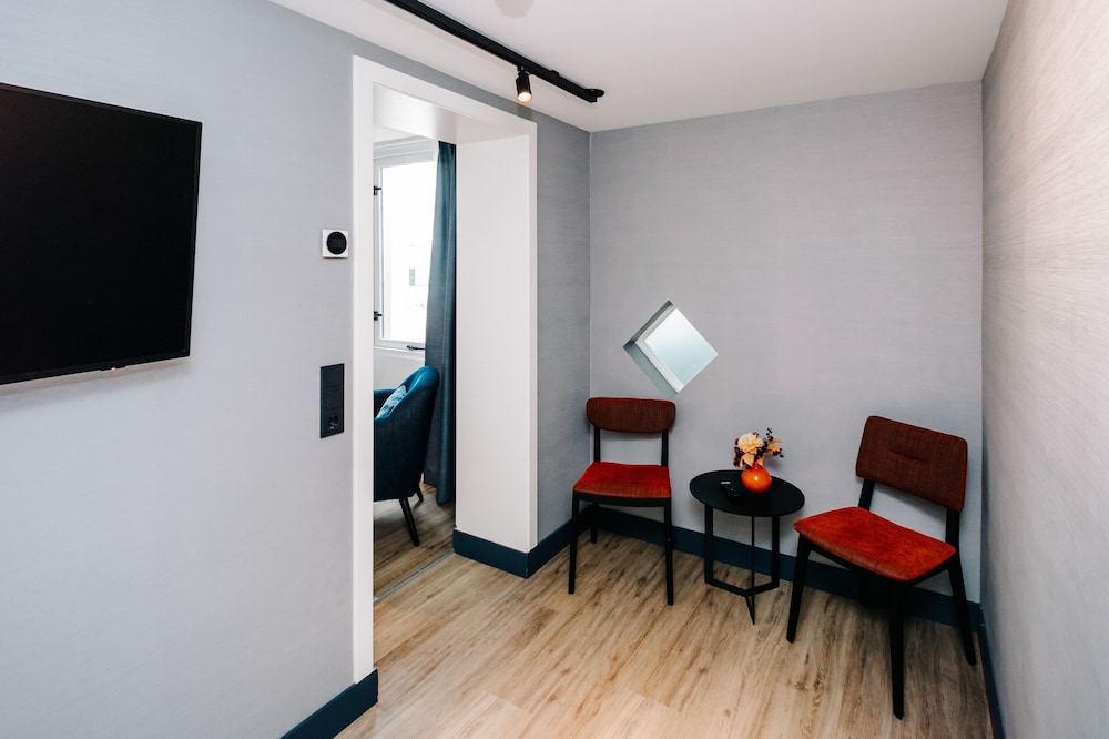 Family Room - Photo 1
