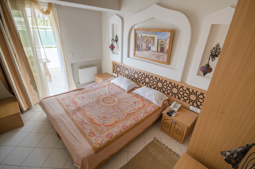 Double or Twin Room photo 2