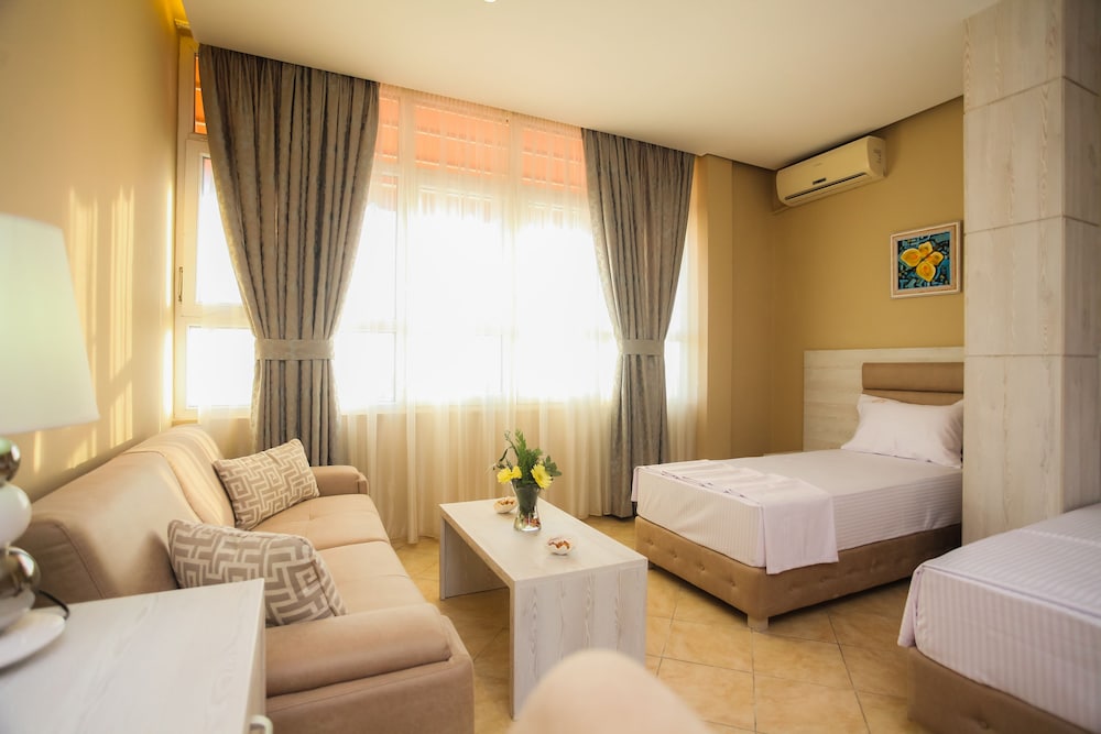 Room 202 photo 1