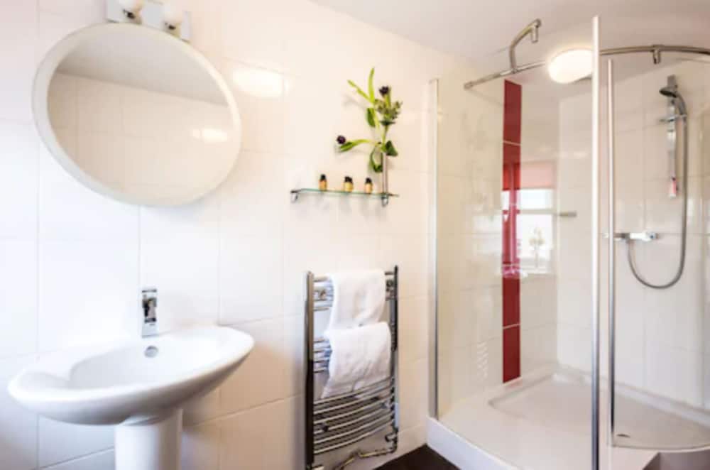 Double Room, Shared Bathroom (Budget) photo 3
