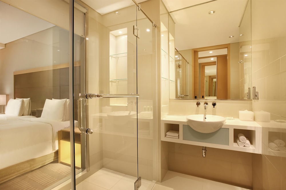 Deluxe Room, 2 Twin Beds thumbnail 6