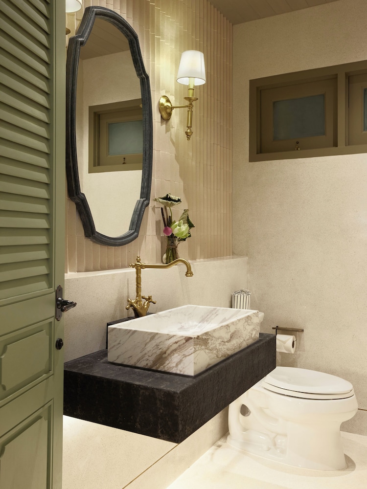 Villa Cagney 1 Bedroom - Canary Suite - King - Photo 5