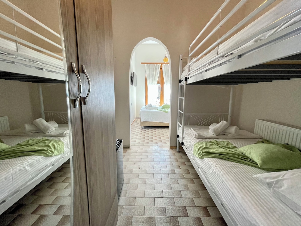 Quadruple Room photo 1