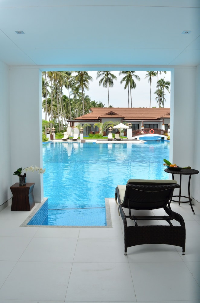 Pool Access photo 3