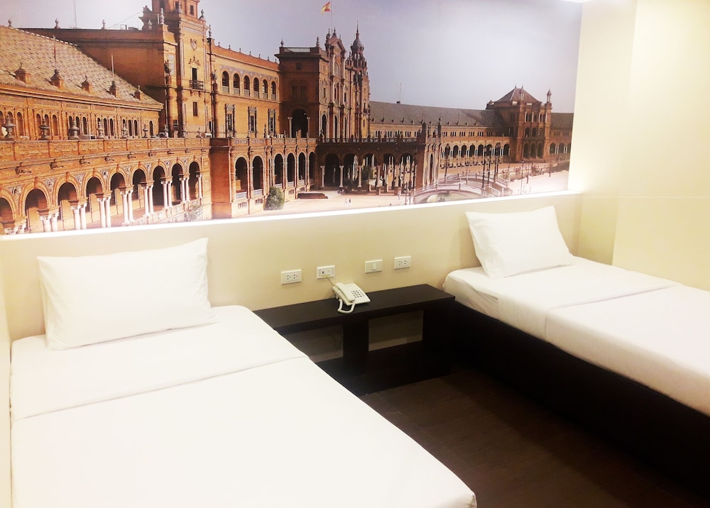 Deluxe Twin Room photo 2