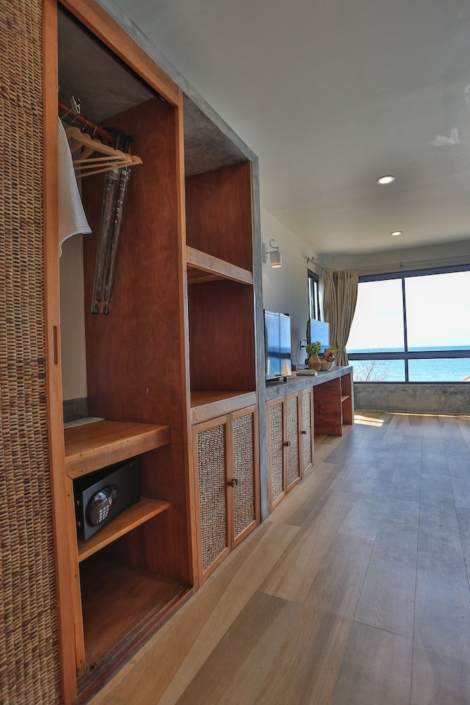 Standard Seaview Room- Double Bed photo 3