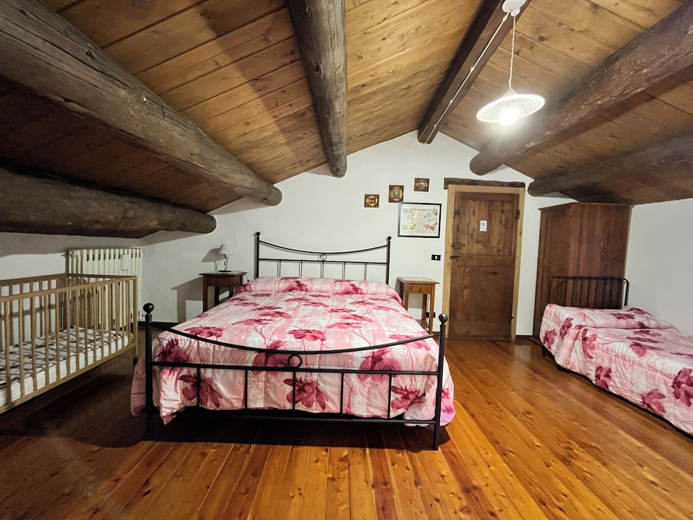 Standard Triple Room photo 3