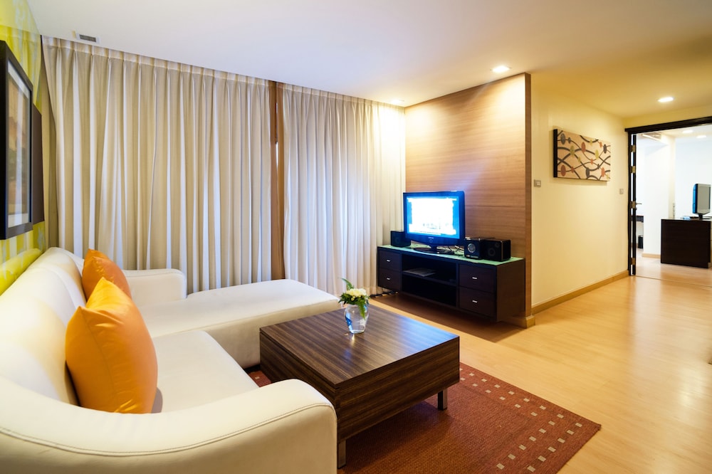 One Bedroom Executive Suite photo 2