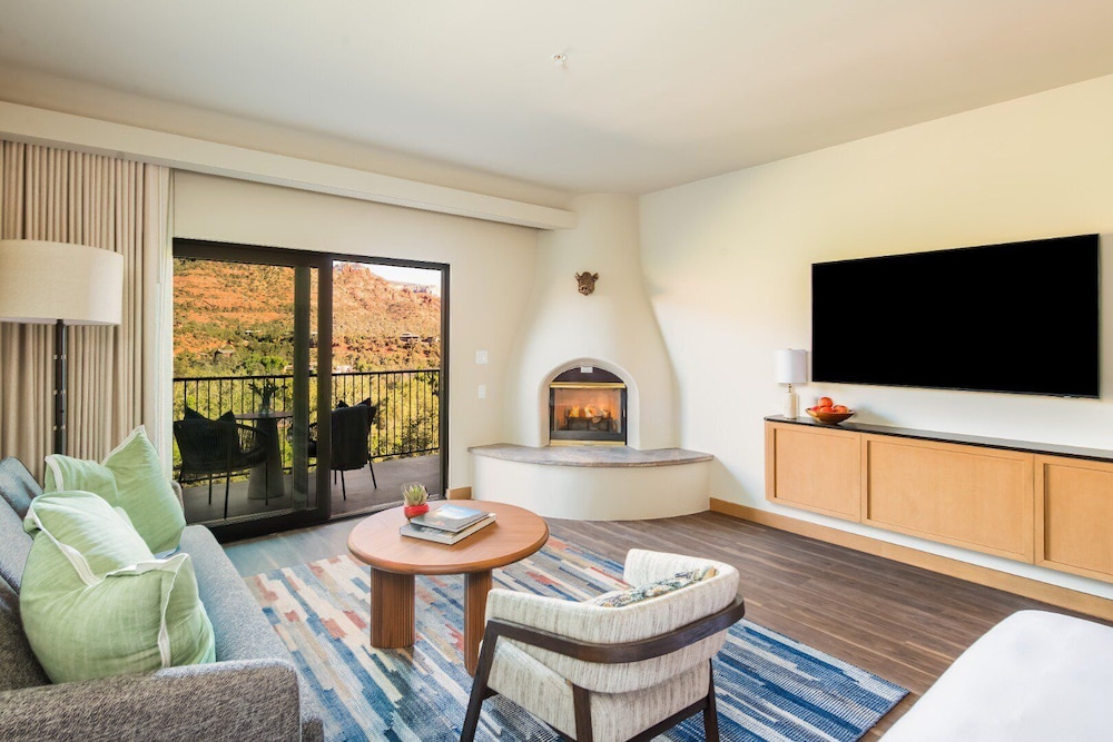 Junior Suite, 1 King Bed with Sofa bed (Cliffs,0.1mi from L'Auberge de Sedona)