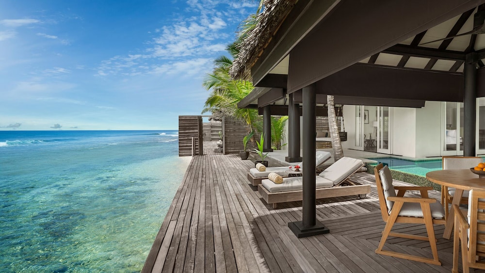 Two Bedroom Ocean House with Pool photo 3