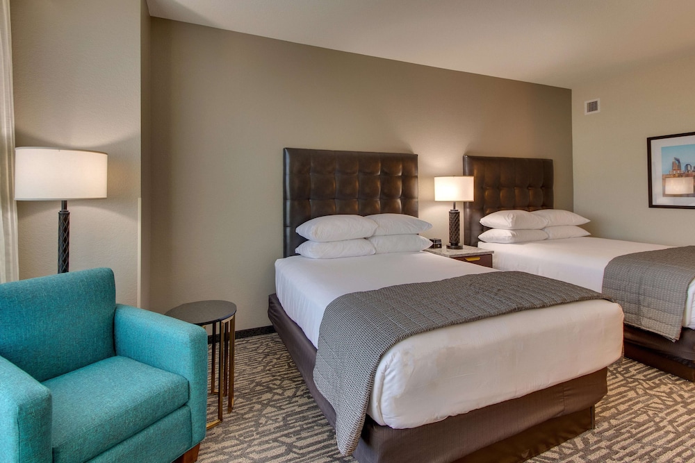 Deluxe Room, 2 Queen Beds, Refrigerator & Microwave (Upper Floor) photo 3