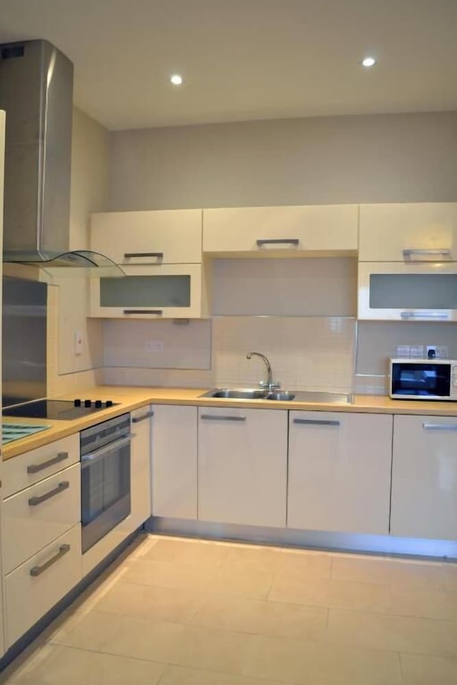 Two-Bedroom Apartment (5 Adults) - Photo 5
