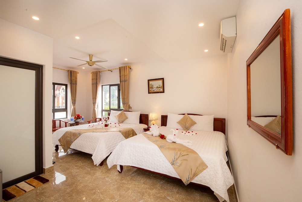 Deluxe Family Room, Balcony photo 2