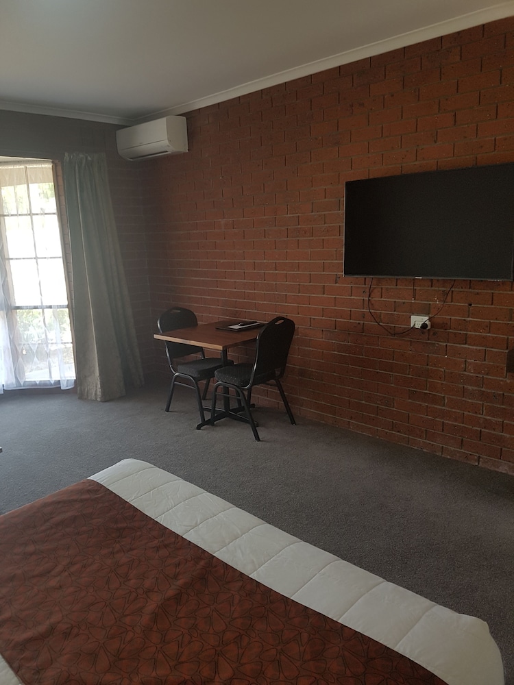 Queen Room and 2 Singles photo 2