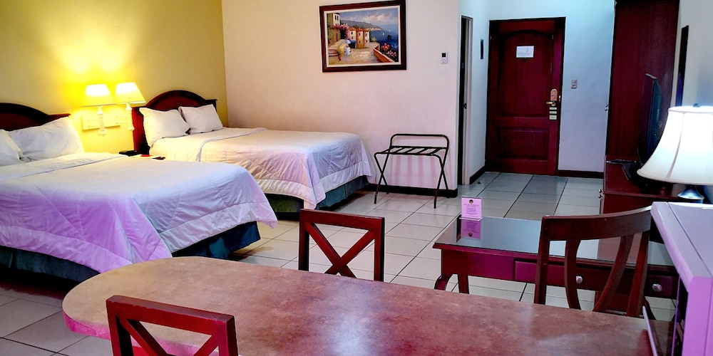 Junior Suite, 2 Double Beds, Kitchenette photo 3