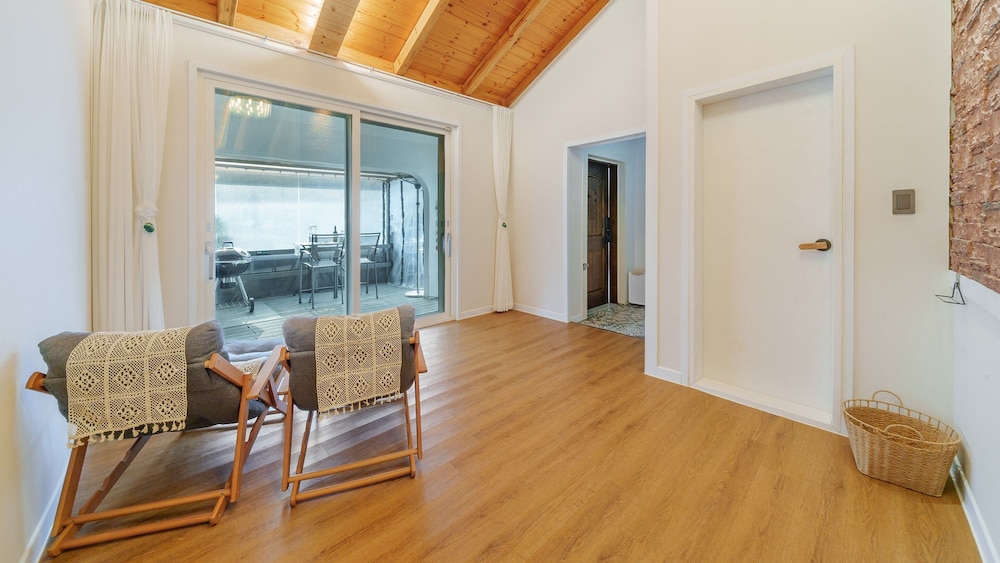 Basic Room, 1 Bedroom (C1)