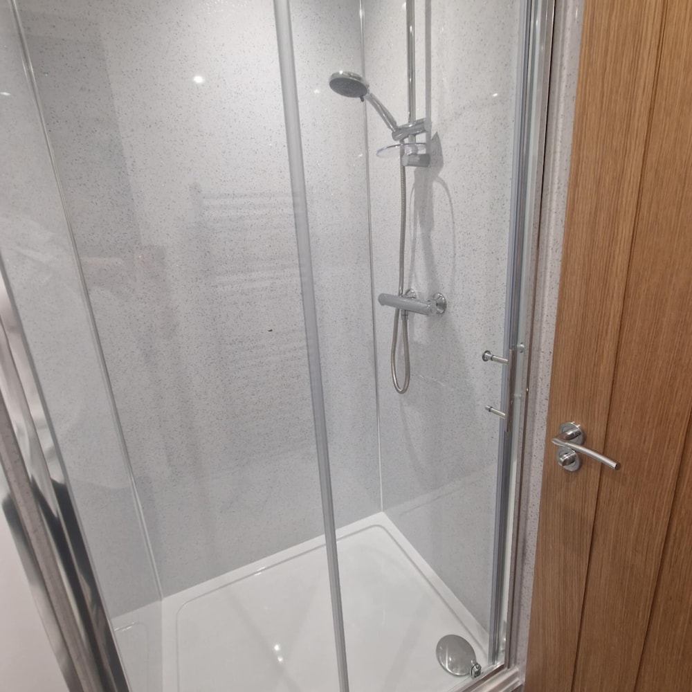 Comfort Cabin, Private Bathroom (Geraldine Lodge) photo 2