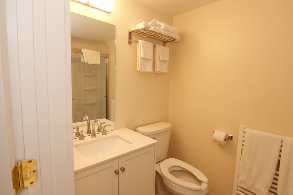 Room, 2 Double Beds, Golf View, Ground Floor photo 2