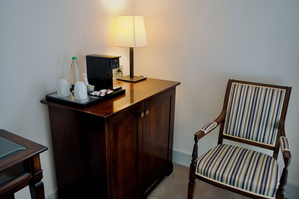 Suite, 1 Queen Bed, Balcony (View) - Photo 4