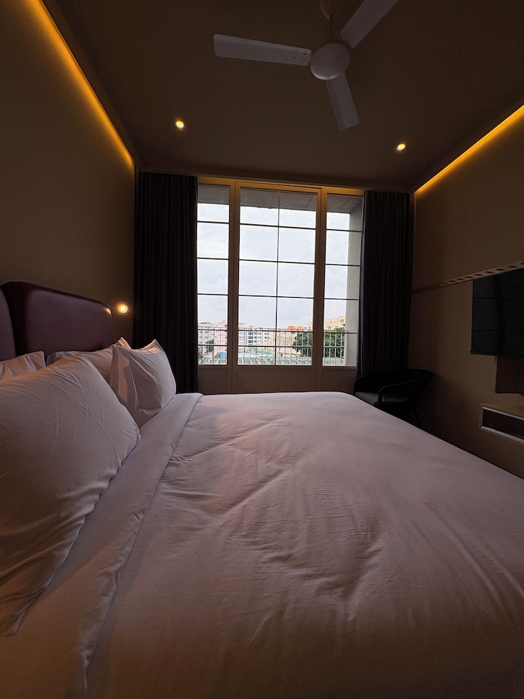 Deluxe Double Room, Balcony, Courtyard View